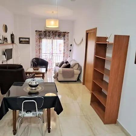 Calle Real Apartment *